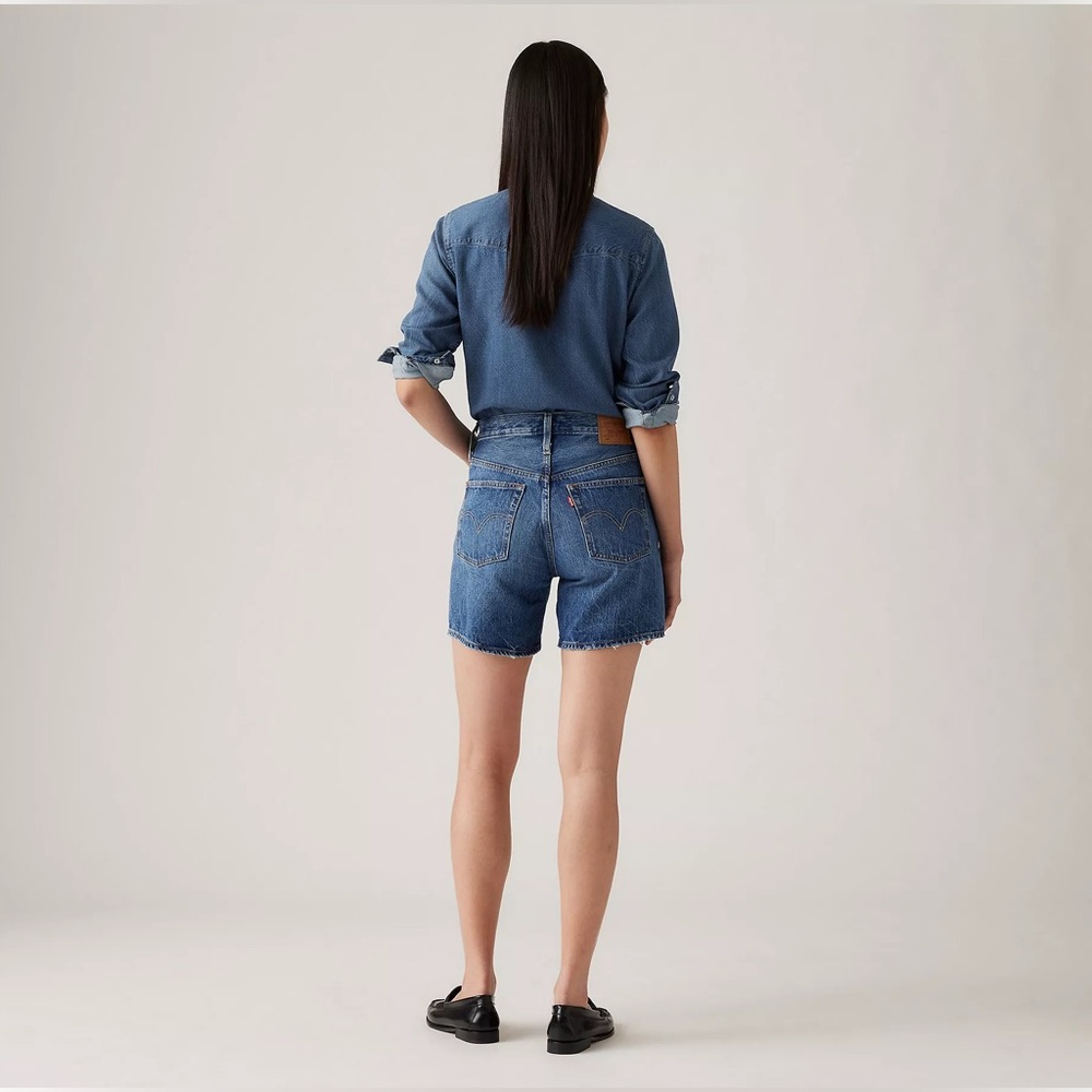 501 Levi’s Mid Thigh Shorts